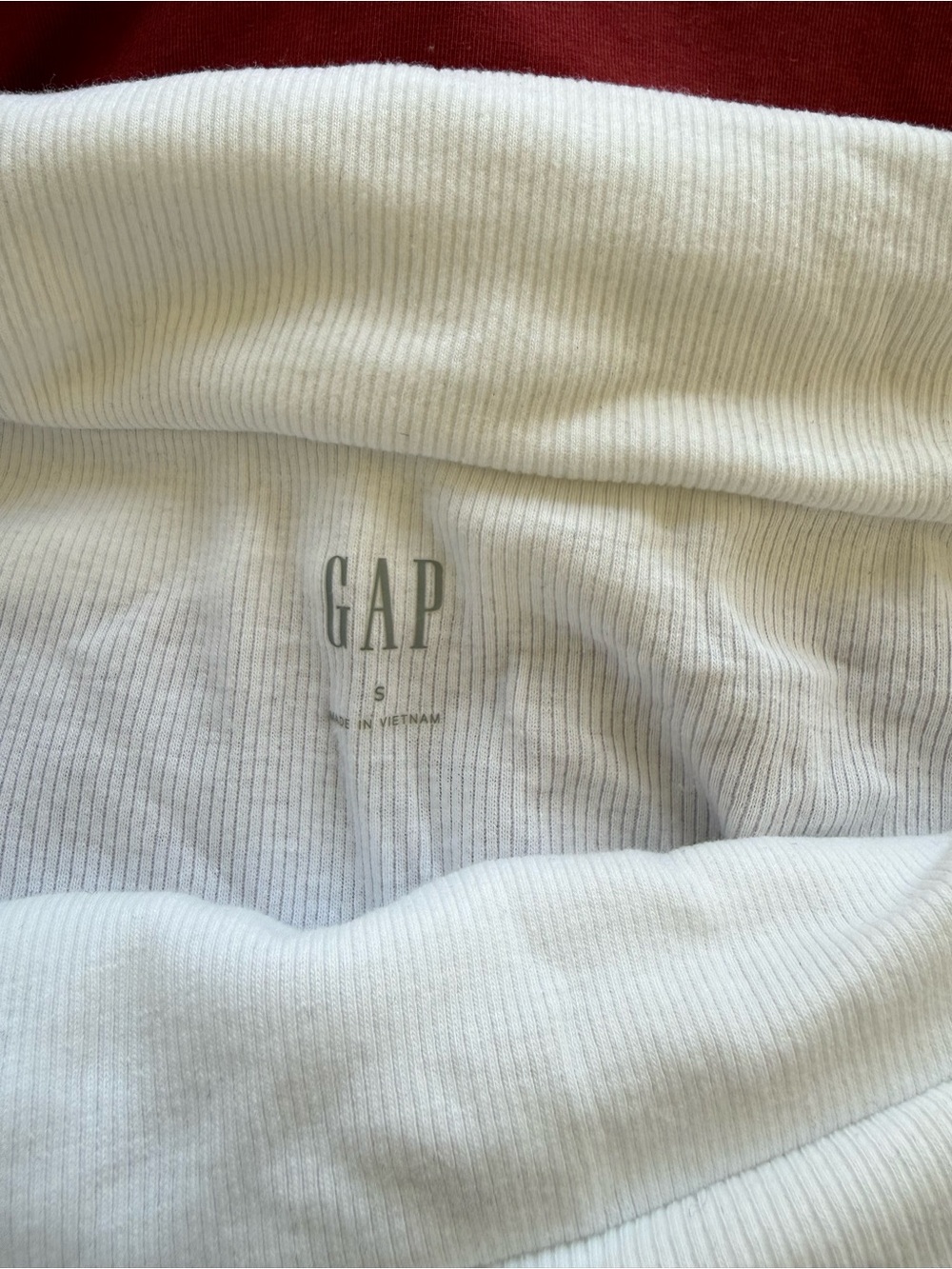 GAP White Off-the-Shoulder Ribbed Sweater - Picture 2 of 2